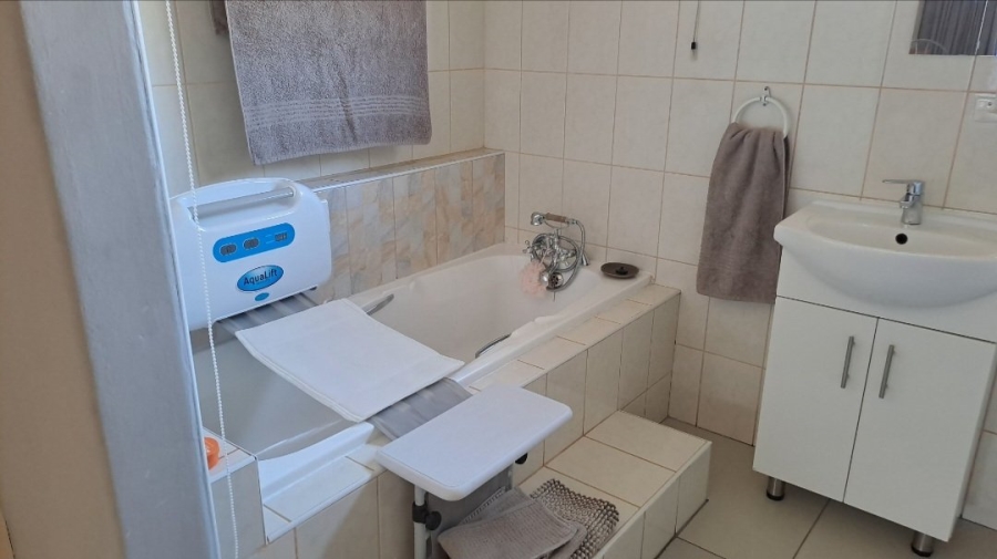 4 Bedroom Property for Sale in Vanes Estate Eastern Cape